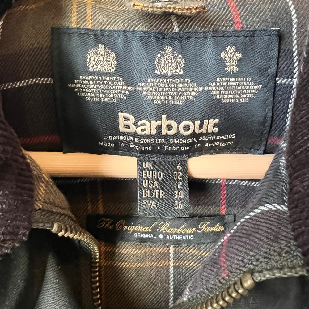 Barbour Beadnell Olive Jacket w/ Hood - Picture 3 of 11